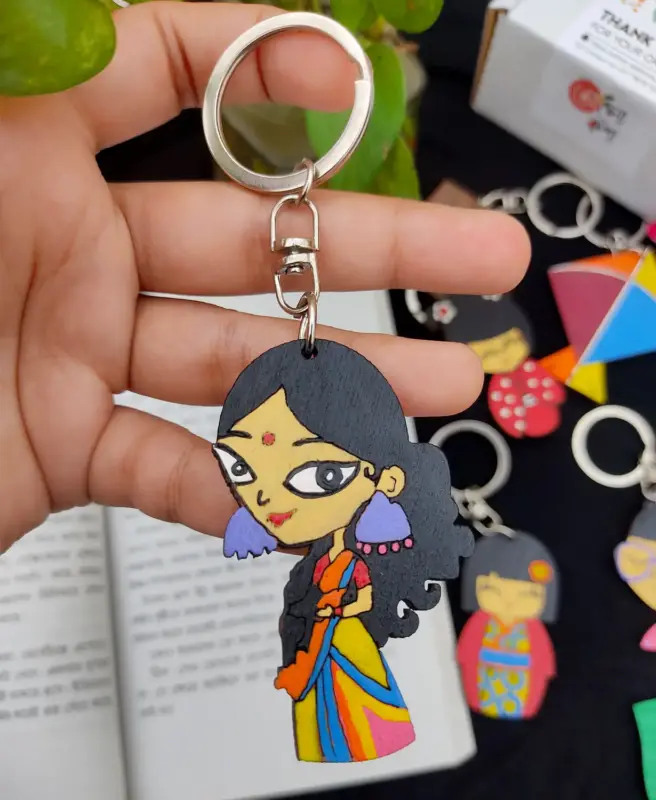 হ্যান্ড পেইন্টিং কাঠের চাবির রিং - ঝুমকা বধূ 10809